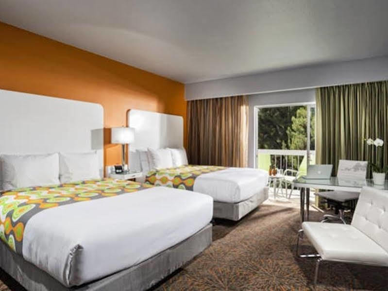 Hotel Sportsmen's 3*