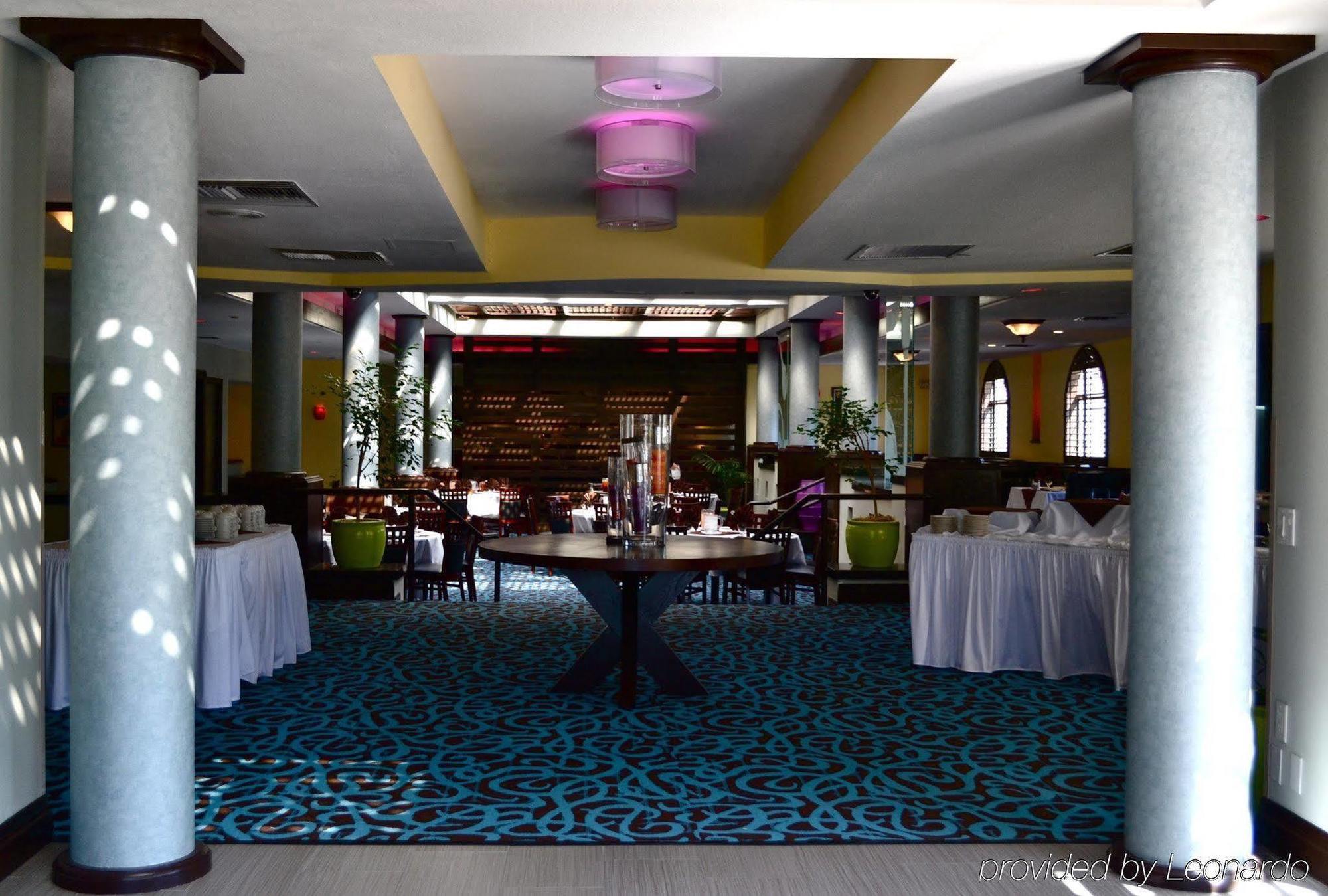 Hotel Doubletree By Hilton Chatsworth