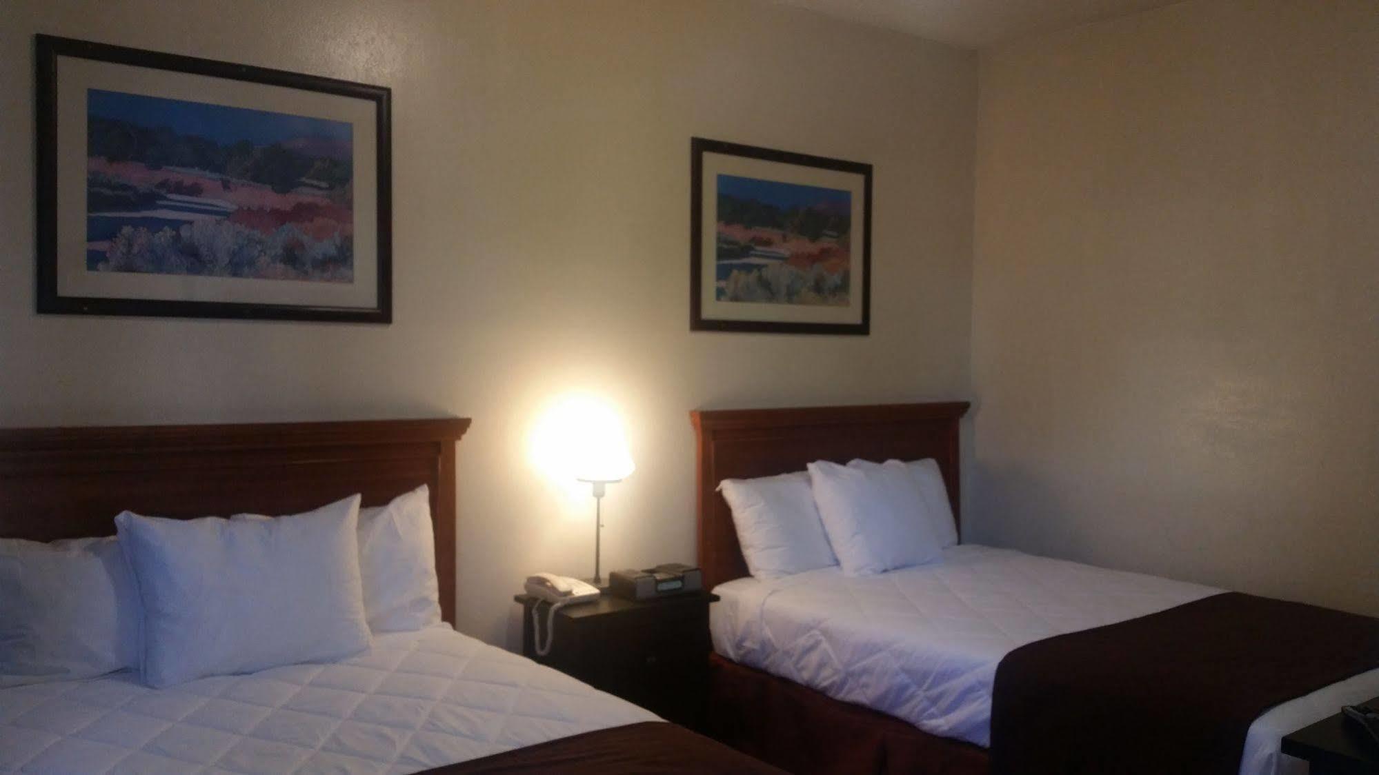 H By H Hospitality 4* Los Angeles