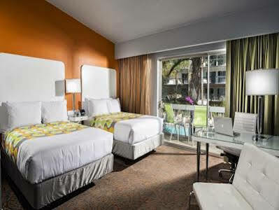 Sportsmen's Hotel 3*