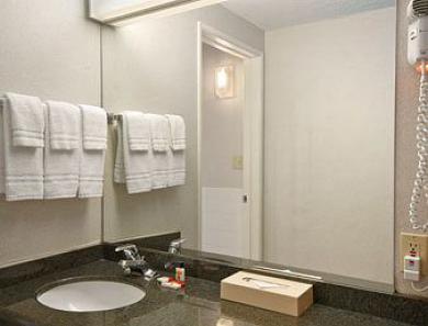 Hotel Super 8 By Wyndham Los Angeles-culver City Area