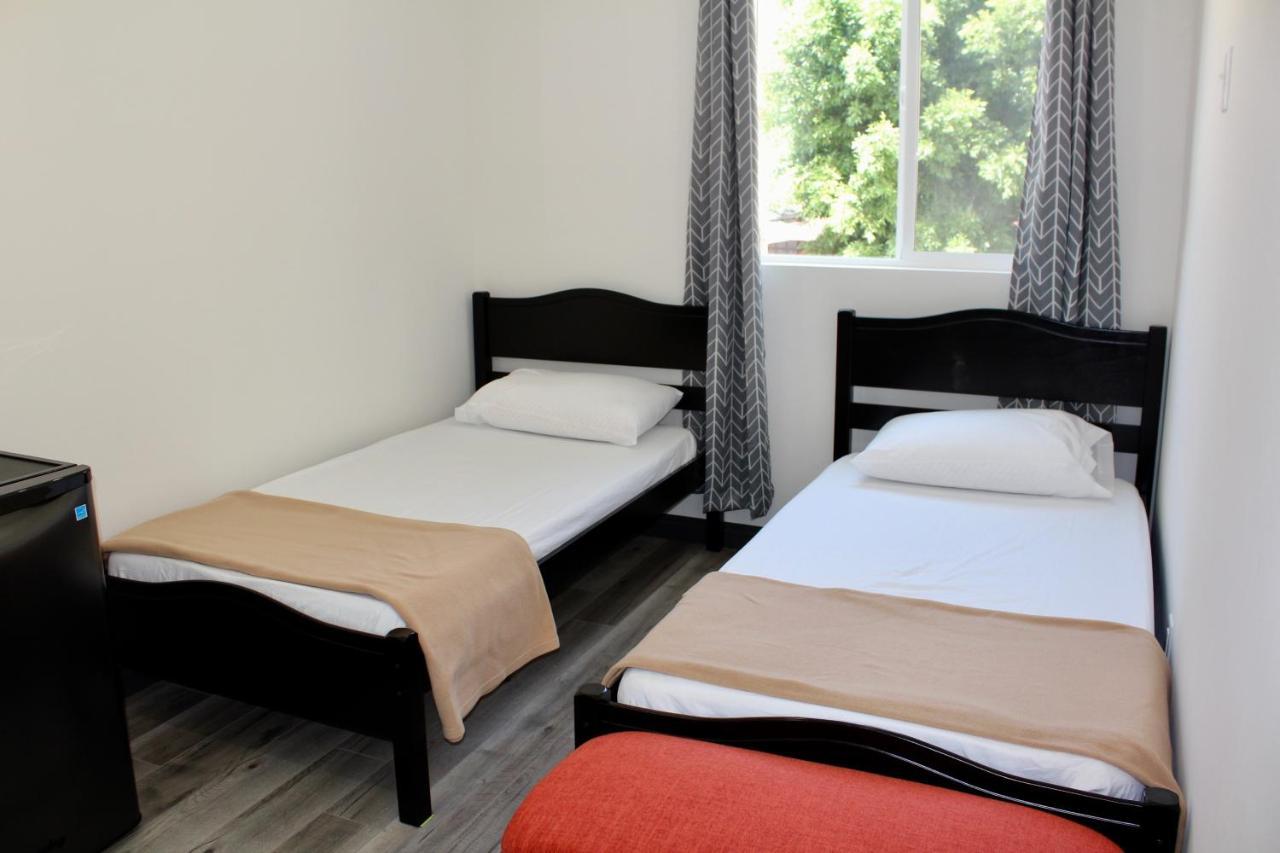 Hostel 8th And Ardmore *