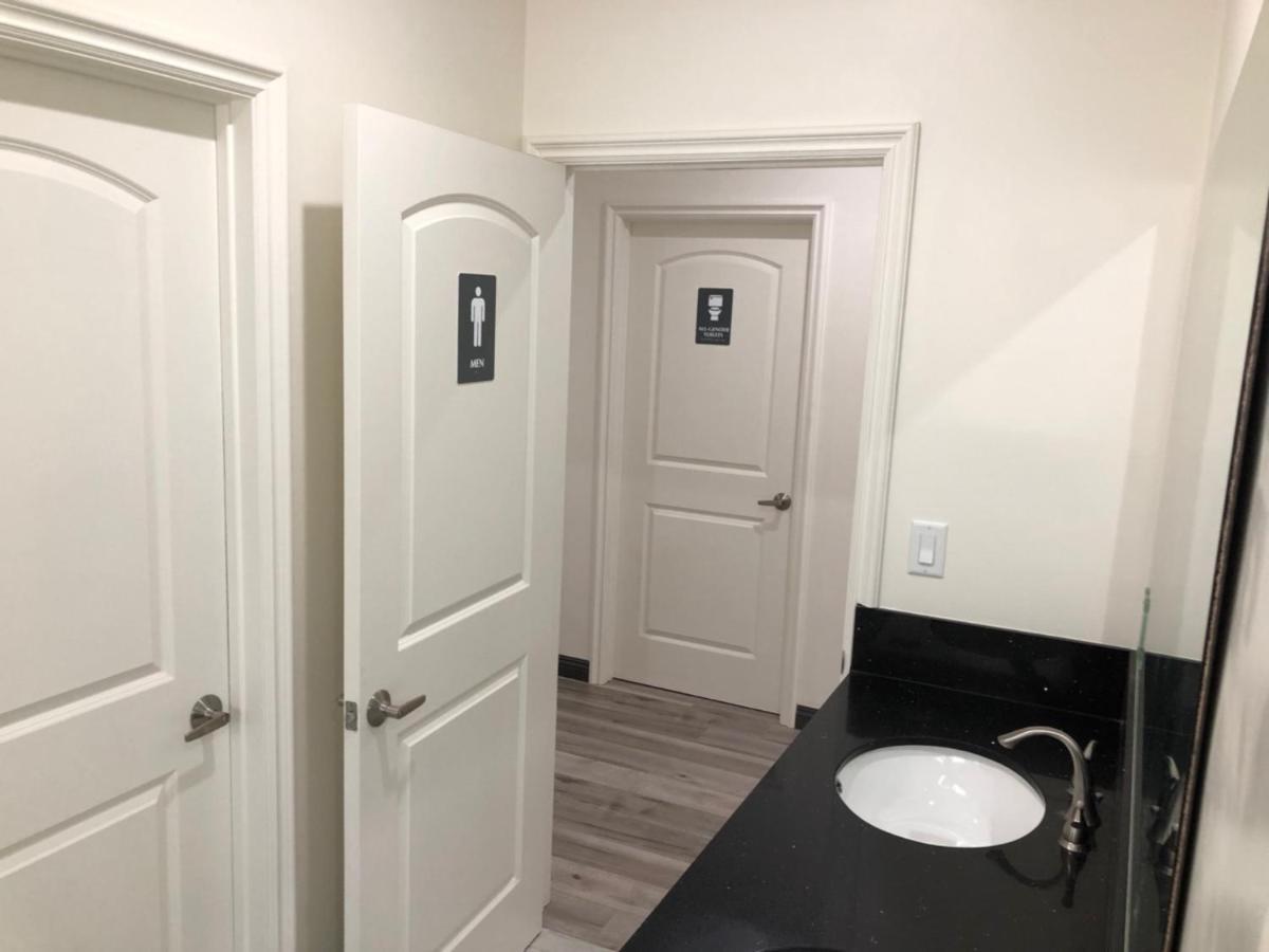 Hostel 8th And Ardmore *