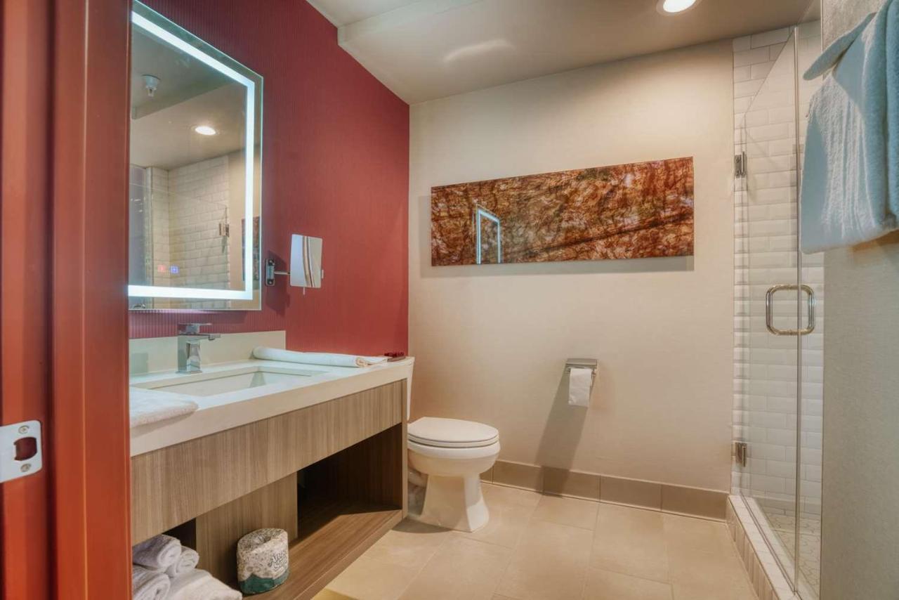 Hotel Western Premier Noho 3*