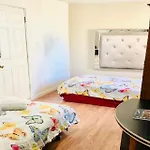 La Boardinghouse