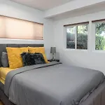 4 Bedroom House Large Pool & Spa In Prime Location