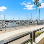Mesmerizing Marina Vista: Luxe 3-Bedroom W/ Pool