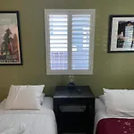 Small Private Room In Los Angeles With Free Strong Wifi!!!