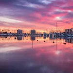 Private Room & Bathroom In Shared Oceanfront Home, Marina Del Rey