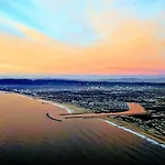Private Room & Bathroom In Shared Oceanfront Home, Marina Del Rey