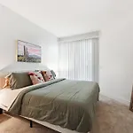 Serene 1Bd Getaway In Mdr! Pool And Free Parking