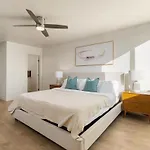 Jade Breeze - Elegant 2Br Near Water Outstanding Amenities