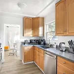 Modern Oasis With Pool & Jacuzzi Near Universal Studios