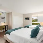 Spinel Stay - Charming 2Br Retreat Zen Garden Views Central