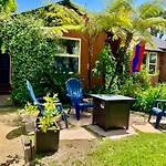 The Vine Studio City - Cal King - Private Entrance
