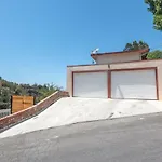 Modern Guest House Nestled In The Hollywood Hills With Huge Deck And Wow Views!