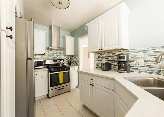 Inviting Home In Historic Leimert Park