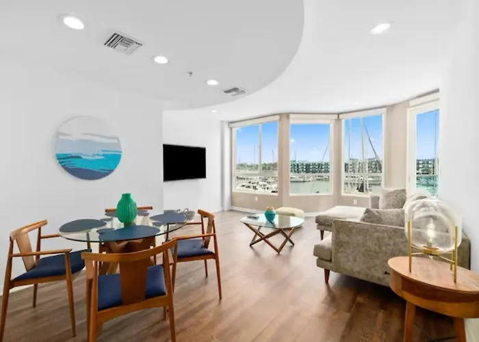 Harbor Views Retreat By Venice Beach In Marina Dr