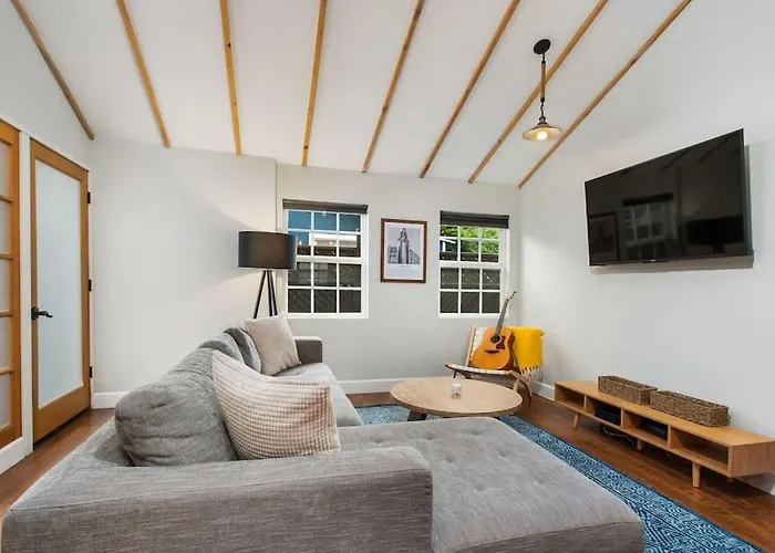 Downtown Culver City House W/ Backyard, Ac & Garage