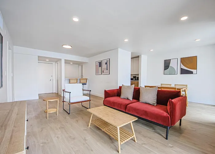Bright & Airy 2 Bed 2 Bath Haven