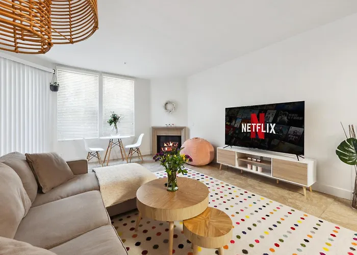 Serene 1Bd Getaway In Mdr! Pool And Free Parking