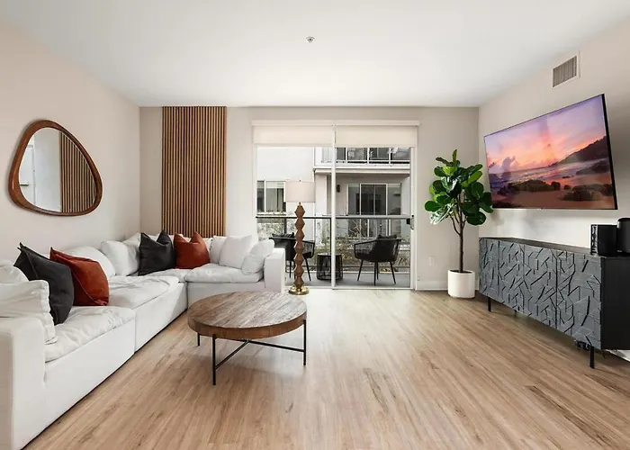 Spinel Stay - Charming 2Br Retreat Zen Garden Views Central