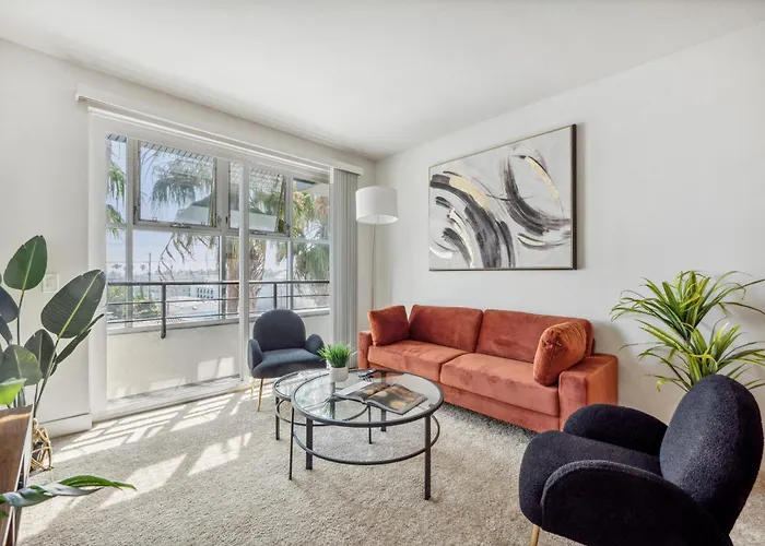 Marina Del Rey Getaway,Free Parking,Pool,Hot Tub