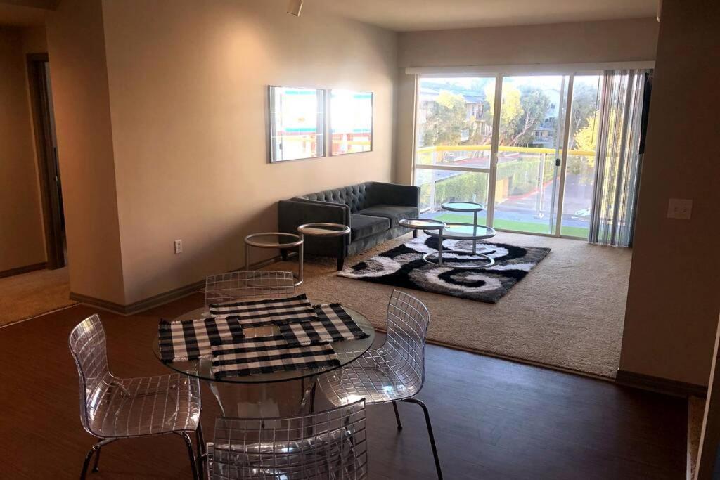 Stylish & Comfy Steps To Beach Balcony Pkg Apartment