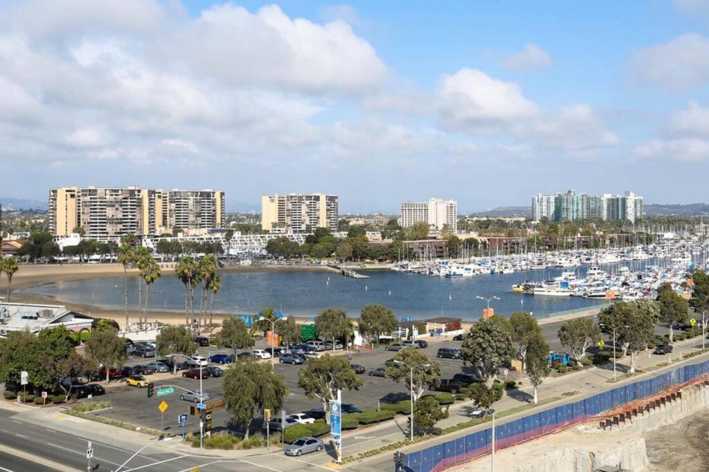 Apartment Stylish & Comfy Steps To Beach Balcony Pkg Los Angeles