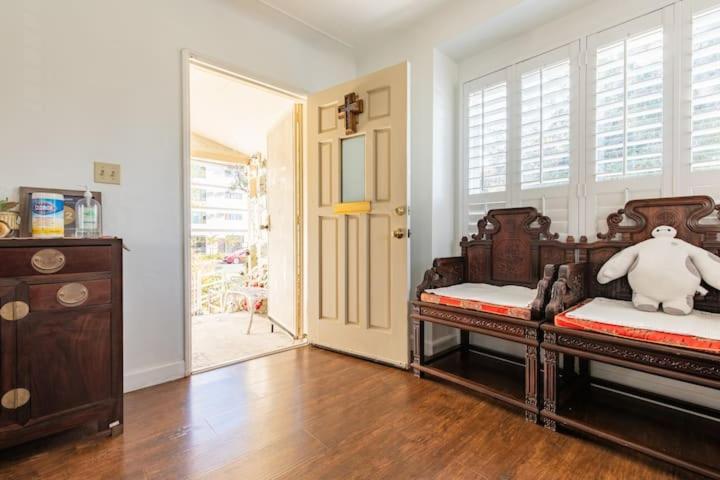 Lax Teresa Air Homestay