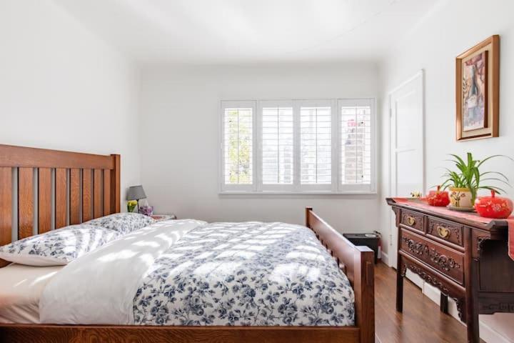 Lax Teresa Air Homestay Los Angeles