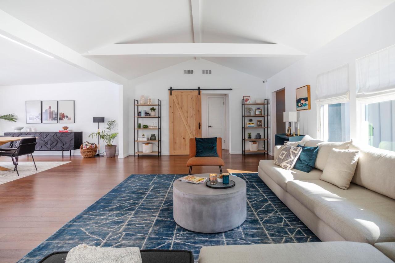 Enchanting Sherman Oaks With Pool Permit #hsr Two One Zero Zero 2605 Holiday home Los Angeles