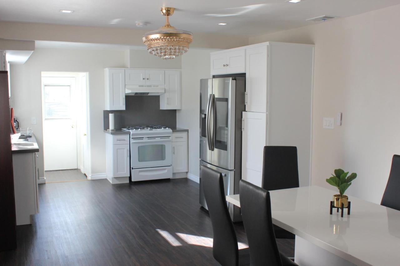 Entire 3 Bedroom With Golf Putting & Hot * Los Angeles