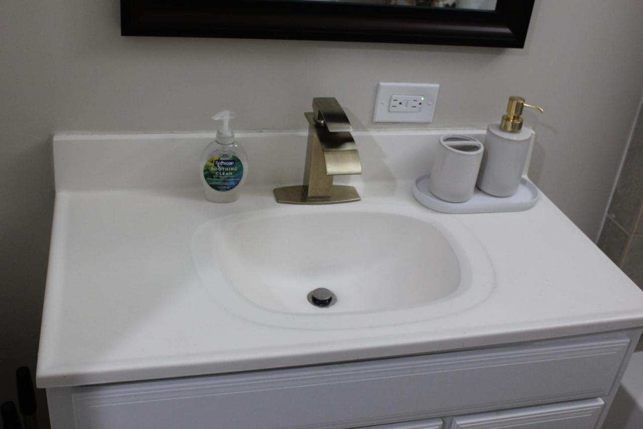 Entire 3 Bedroom With Golf Putting & Hot Apartamento