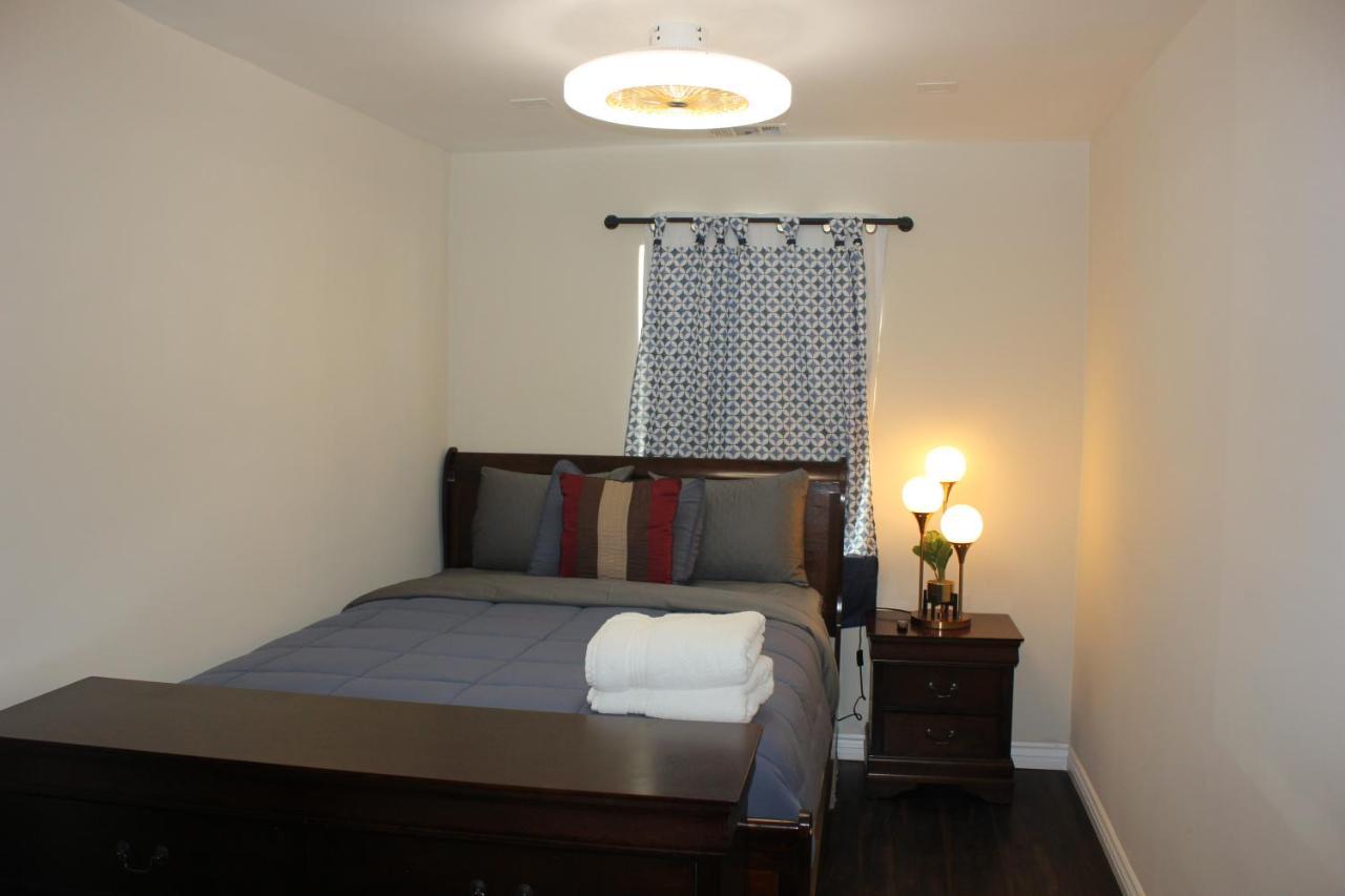 Entire 3 Bedroom With Golf Putting & Hot