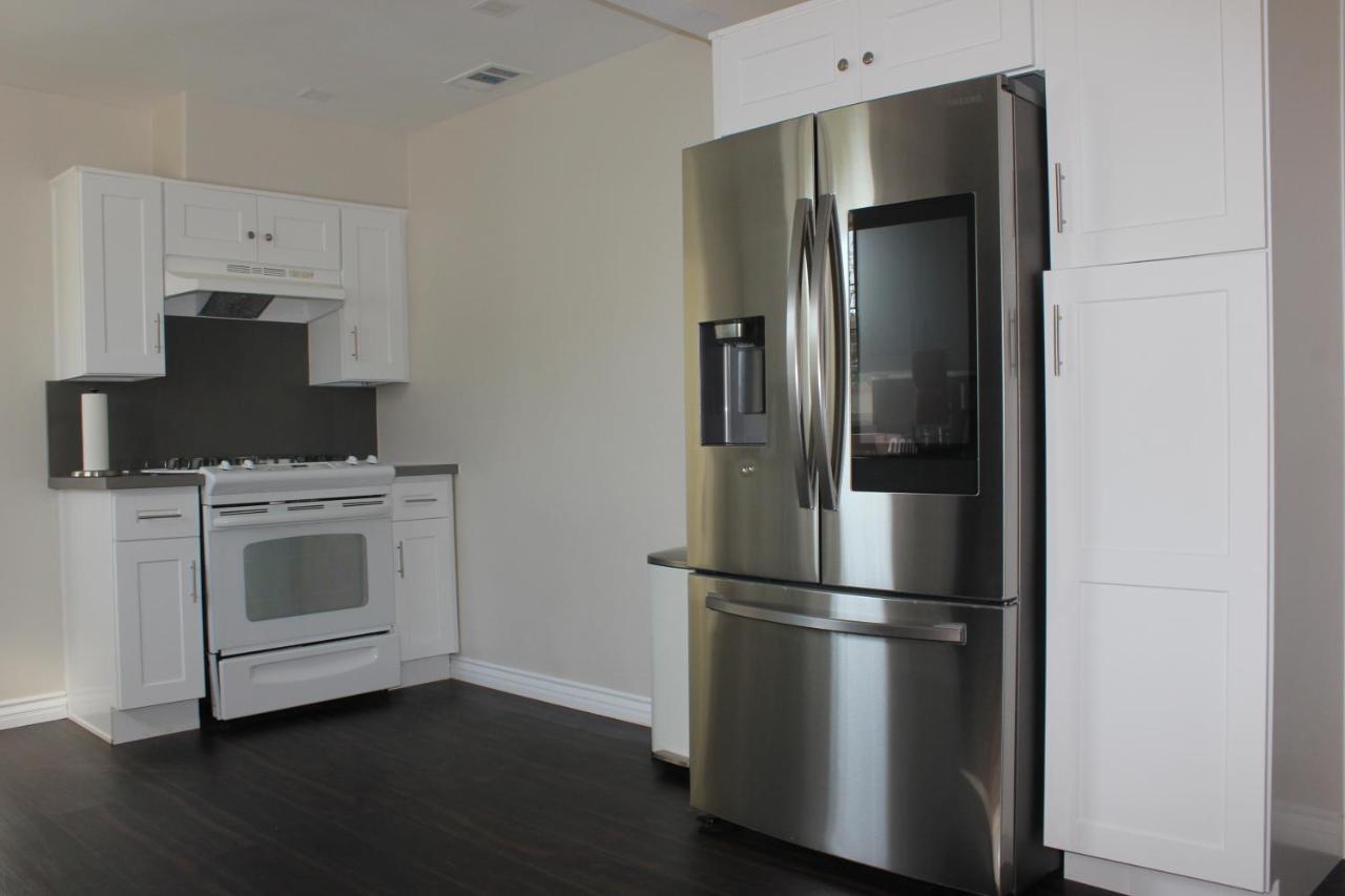 Entire 3 Bedroom With Golf Putting & Hot *