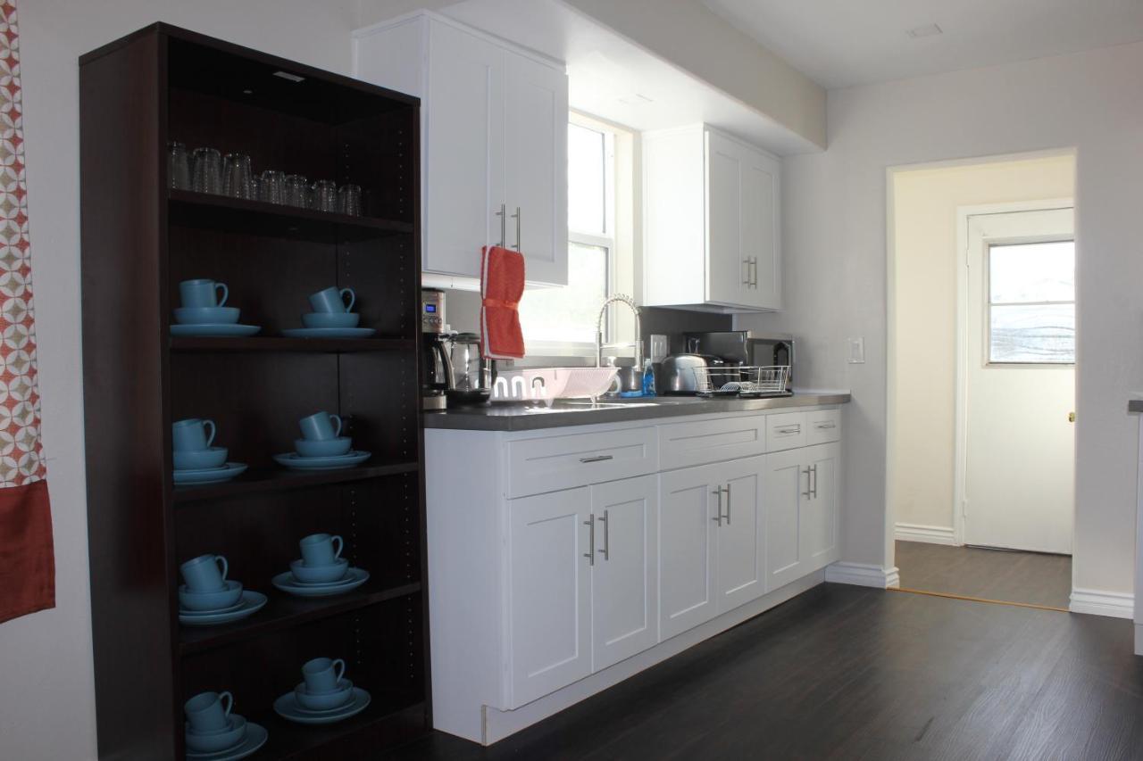 Entire 3 Bedroom With Golf Putting & Hot Apartamento Los Angeles