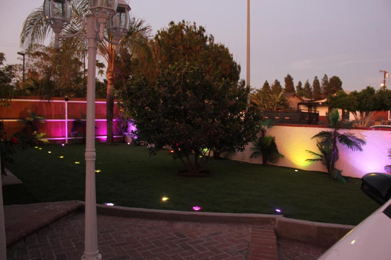 Entire 3 Bedroom With Golf Putting & Hot Apartamento Los Angeles