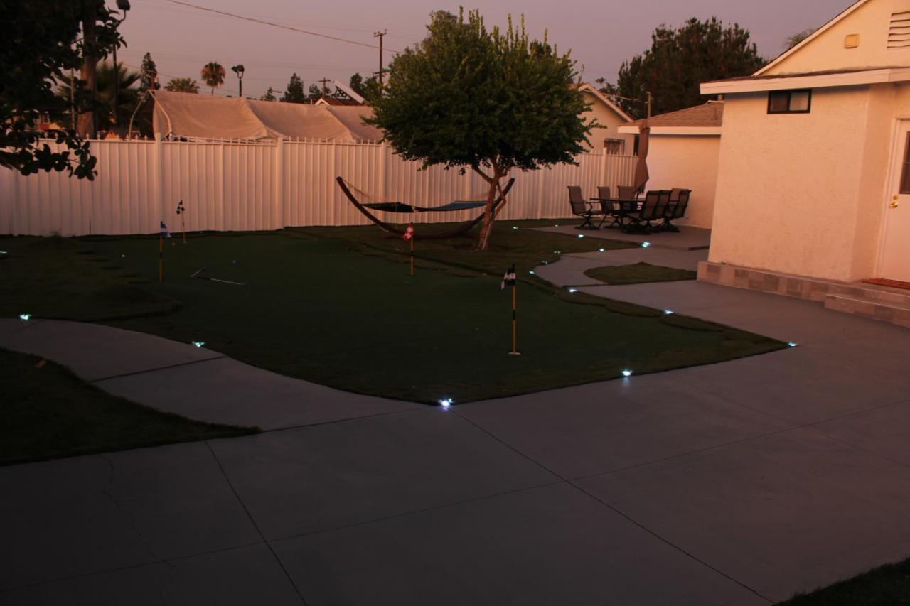 Entire 3 Bedroom With Golf Putting & Hot Los Angeles