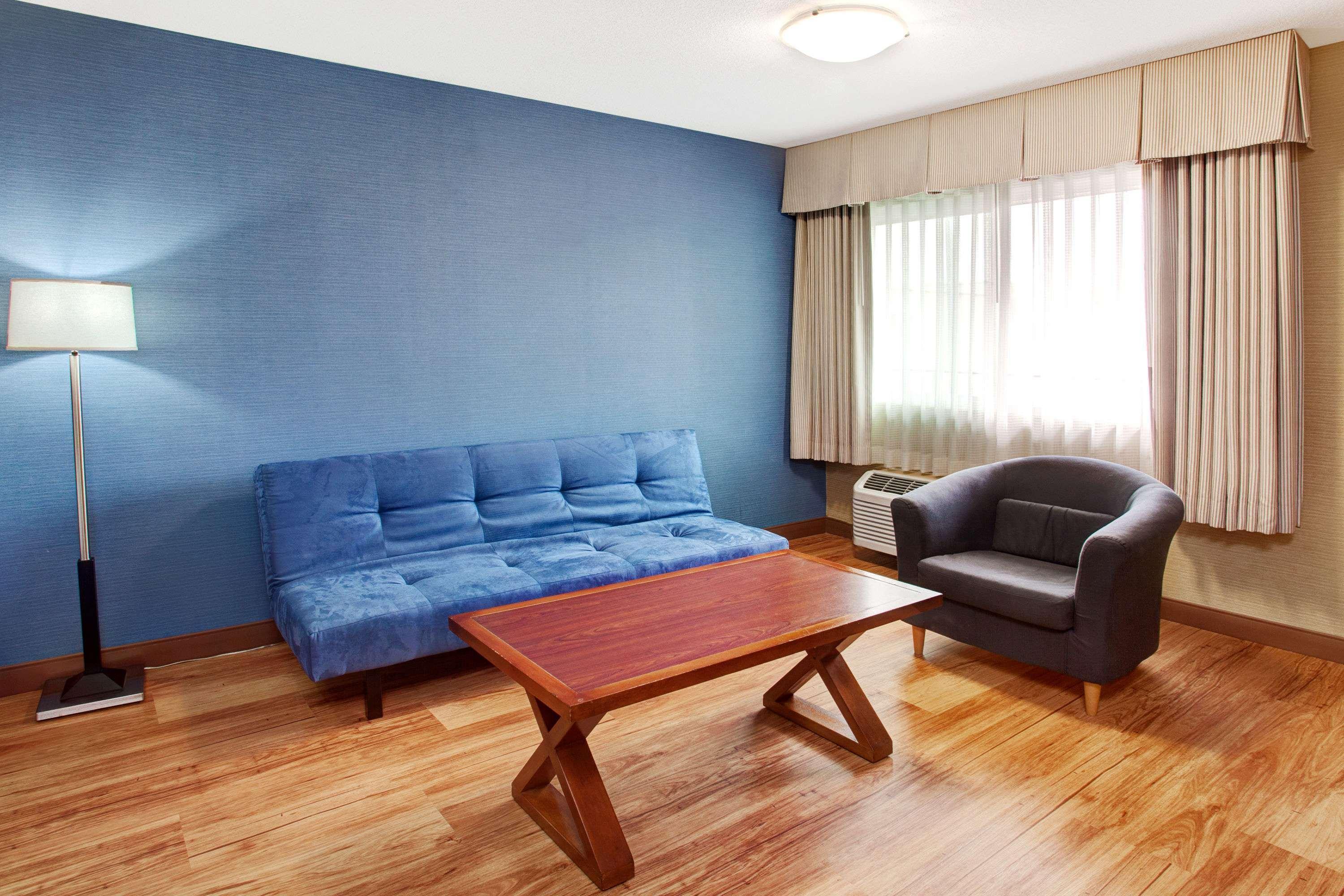 Travelodge By Wyndham Culver 2*