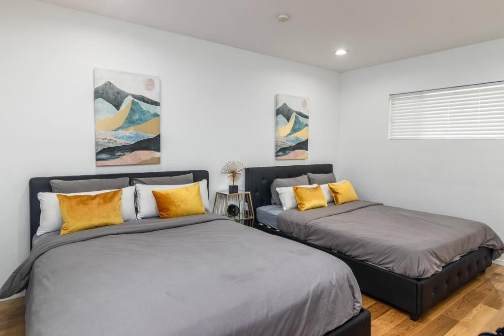 Villa 4 Bedroom House Large Pool & In Prime Location Los Angeles