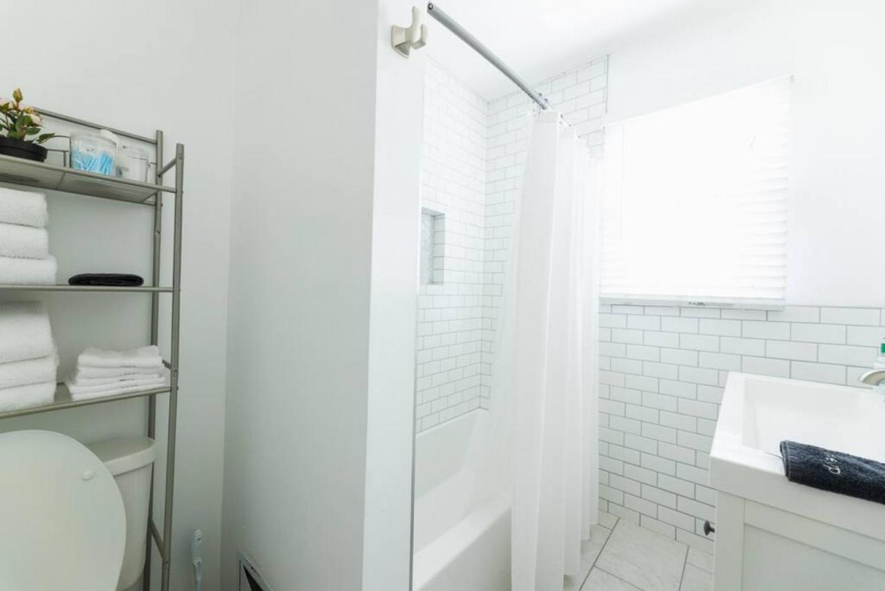 Inviting In Historic Leimert Park Apartment