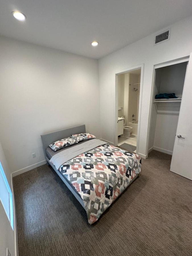 Hollywood Modern Beautiful Place For My Guests Holiday home Los Angeles