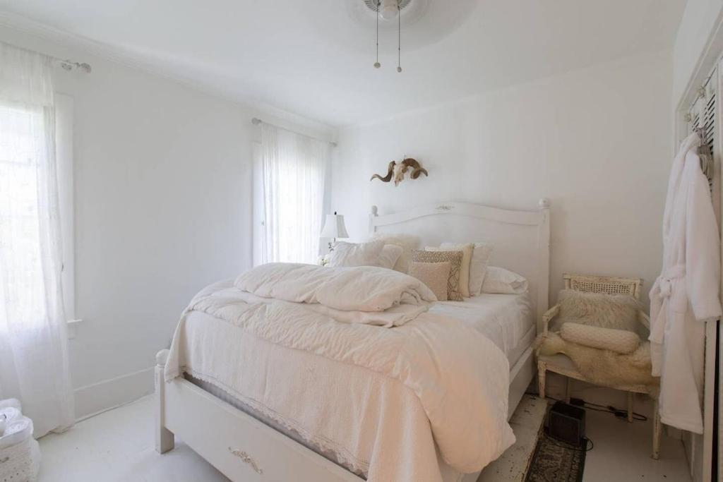 Holiday home Elegant White Cottage, Venice Beach, California Los Angeles