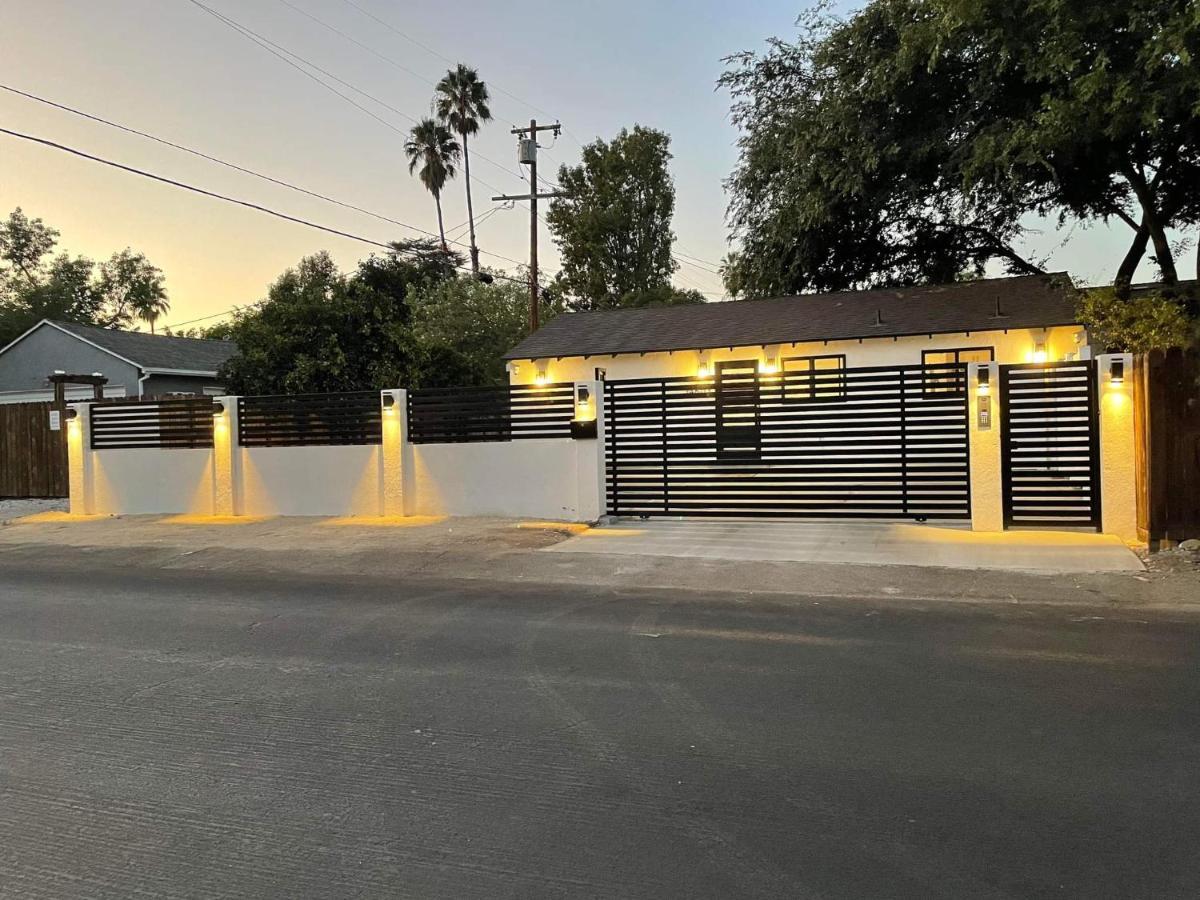 Gated Private House With Own Parking Sherman Oaks Los Angeles