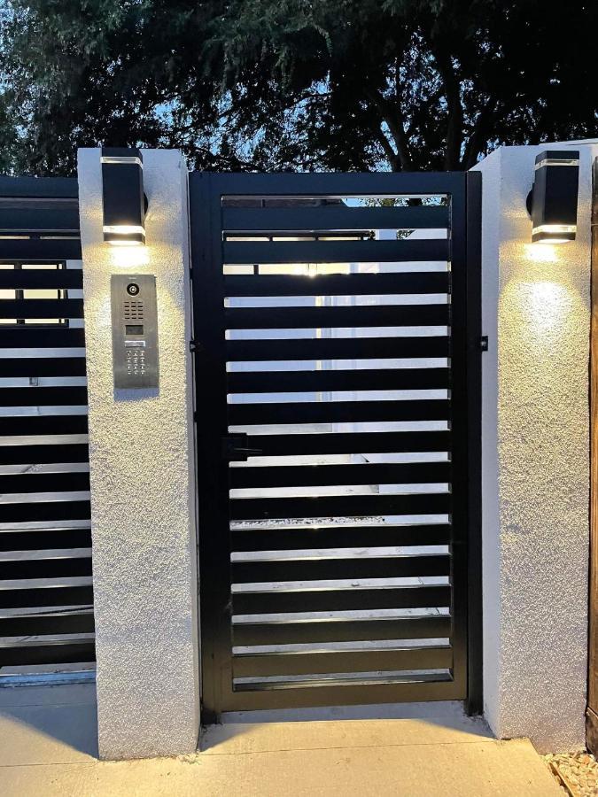 Gated Private House With Own Parking Sherman Oaks Casa de férias Los Angeles
