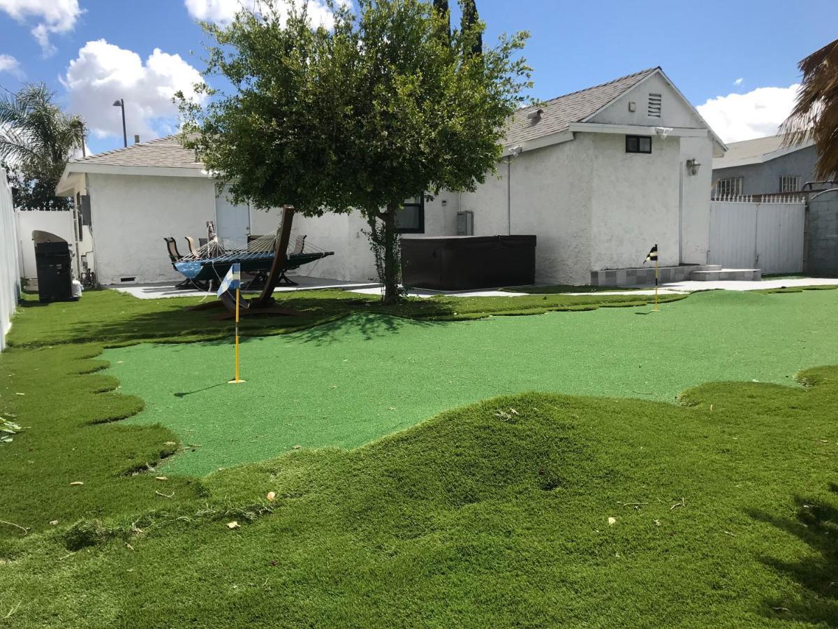 Entire 3 Bedroom With Golf Putting & Hot *