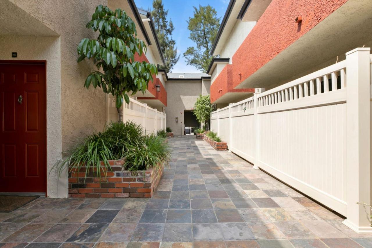 Apartment Sherman Oaks 2br W Gym Courtyard Nr Tj Wf Lax-488 Los Angeles