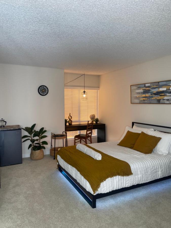 Hospedagem domiciliar Private & Bathroom In Shared Oceanfront Home, Marina Del Rey *
