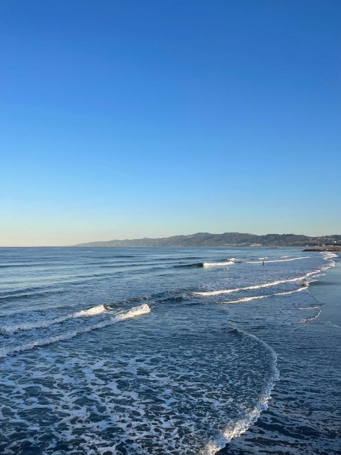 Hospedagem domiciliar Private & Bathroom In Shared Oceanfront Home, Marina Del Rey *